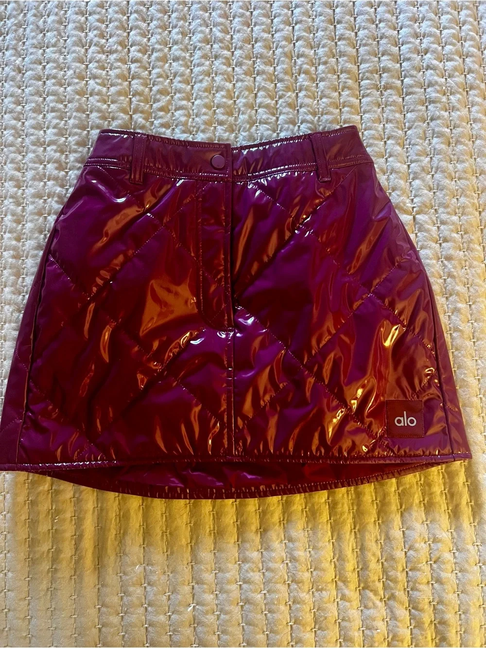 Alo Yoga Snomoto Puffer Mini Skirt Quilted Wild Berry XS NWOT